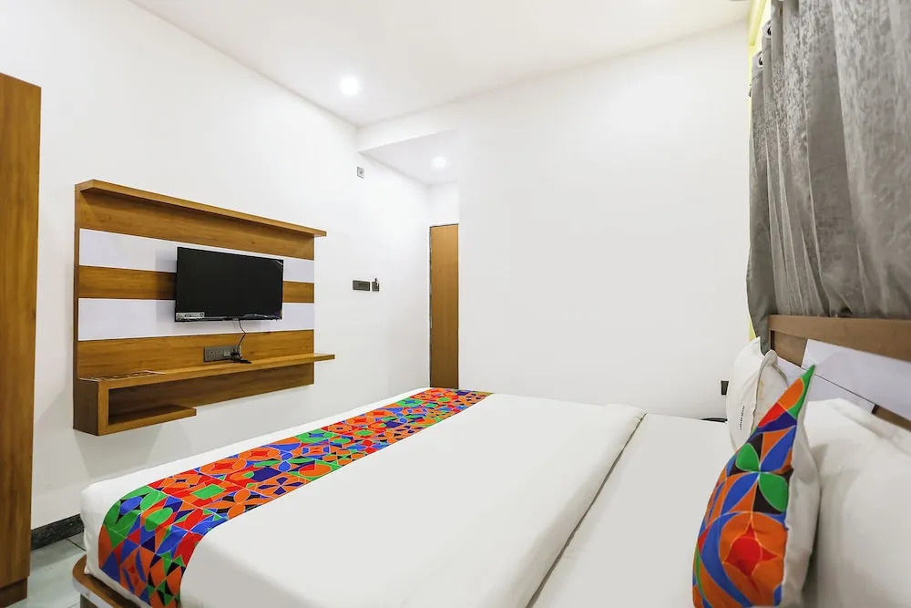Fabhotel Lorven Grand