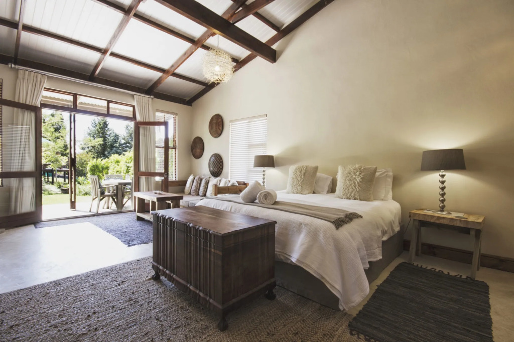 A Hilltop Country Retreat