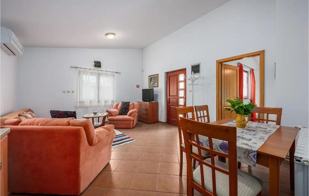 Beautiful Home In Pula