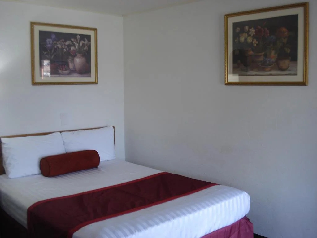 Hills Inn