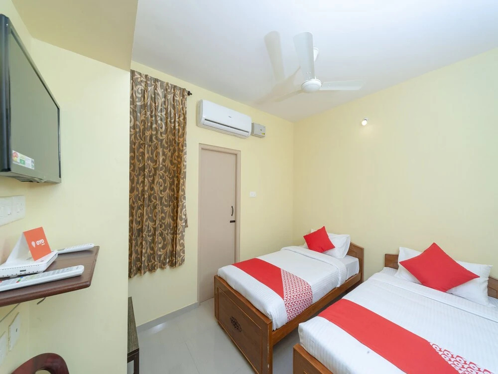 OYO 16346 Ss Residency
