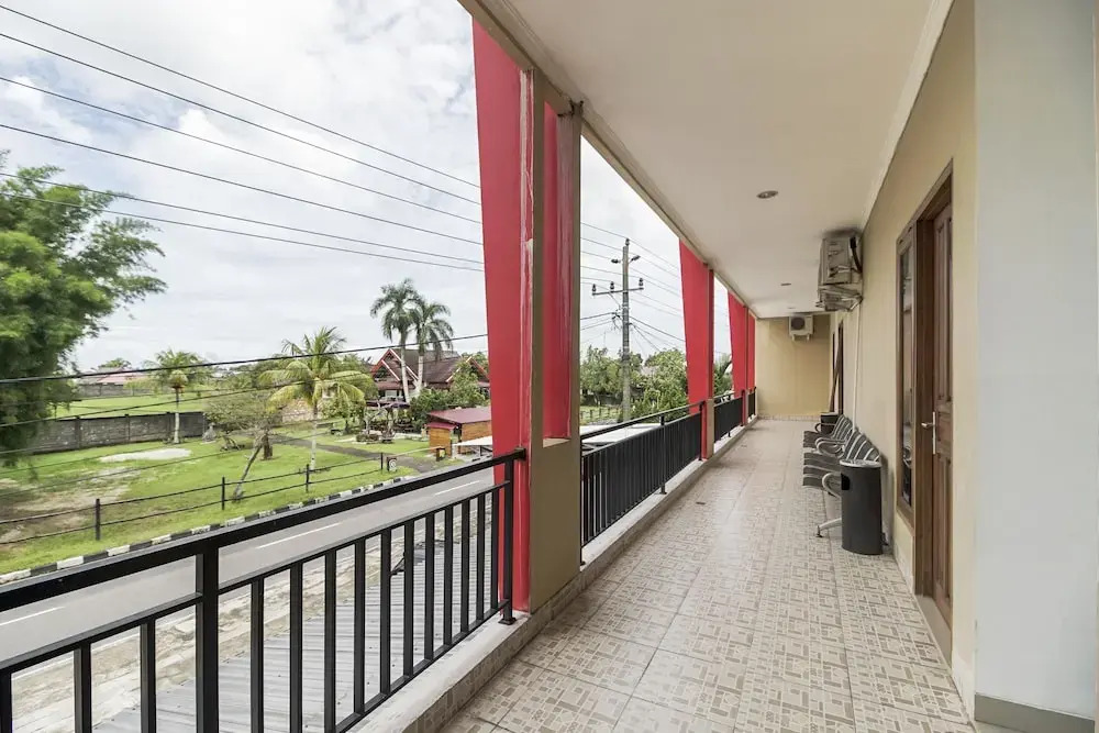 RedDoorz near Pantai Tanjung Pendam 2