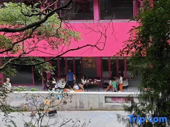 Meike Aitu Hostel