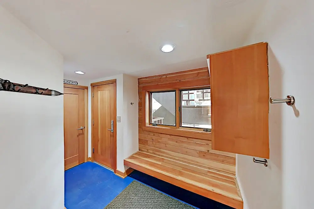 15tru2ag 3 Bedroom Condo