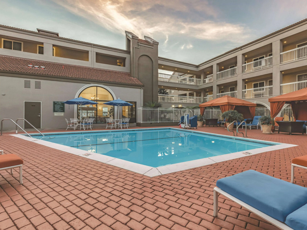 La Quinta Wyndham SFO Airport West Millbrae-Presidents Award Winner-FREE ARPRT SHTL