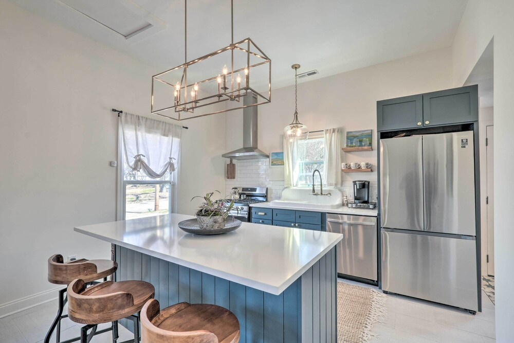Cozy Home in Historic Area ~ 2 Mi to Main St!