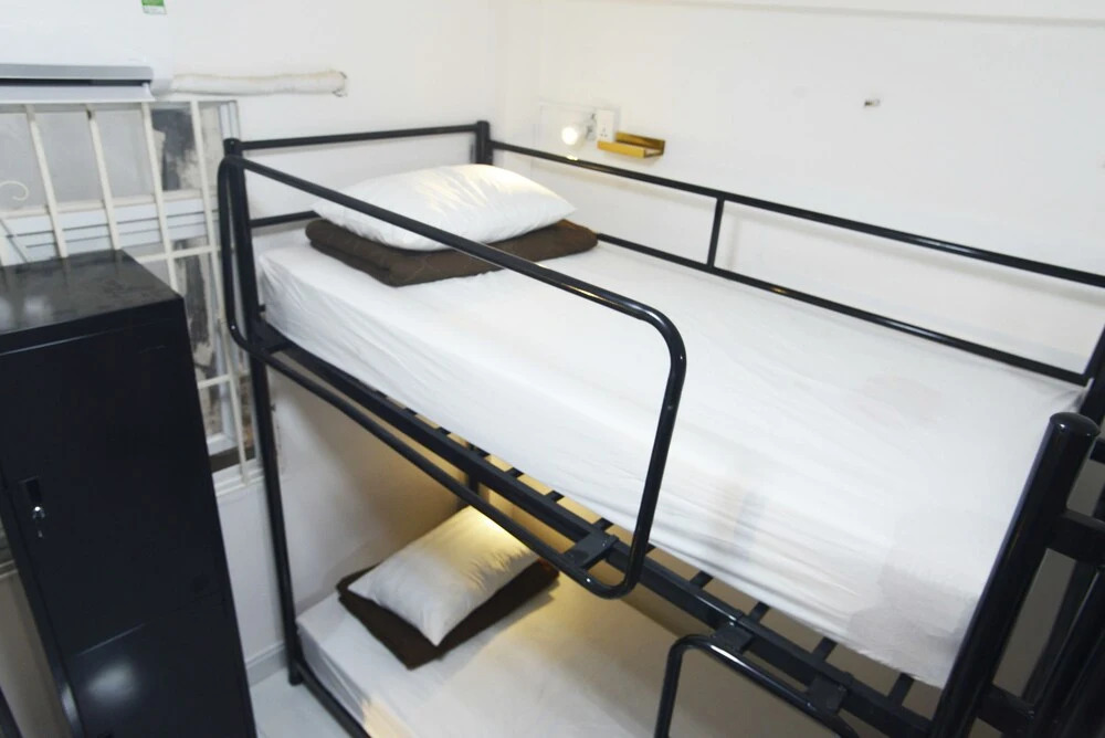 6feet Hostel