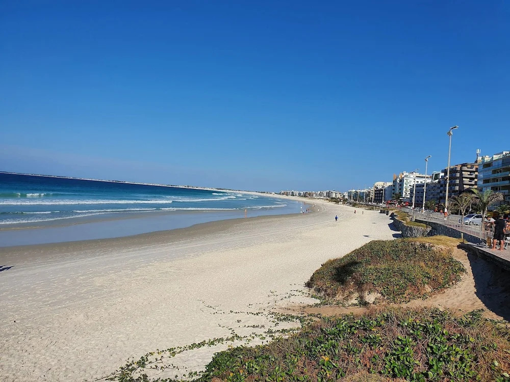 AP com 2 Suítes na Praia do Forte Malibu