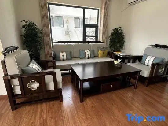 TRUE GO Courtyard-Style Hotel (Beijing Guomao Dawang Road Subway Station)