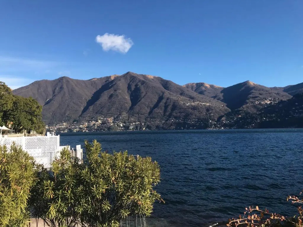 Carate 16 apartment with balcony & lake view