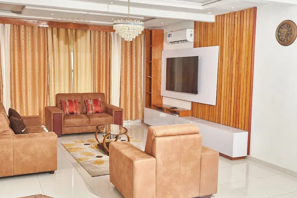 Luxe Guest House