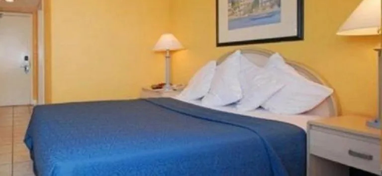 Courtyard by Marriott Nassau Downtown/Junkanoo Beach