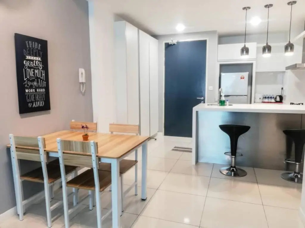 Blue Sky Apartment 5-6pax