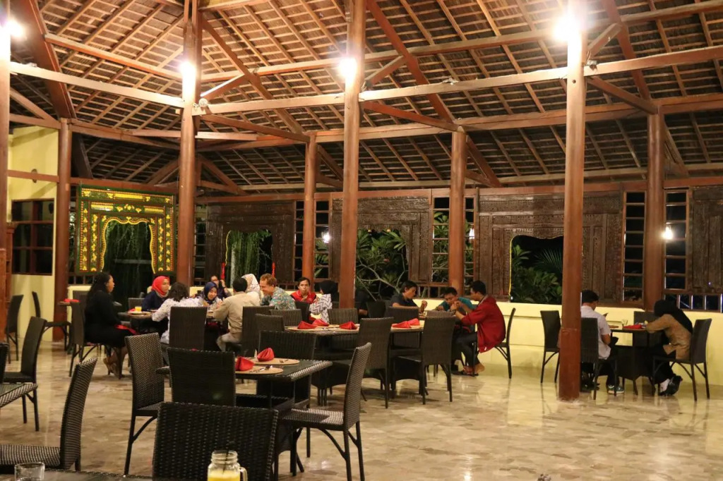 Puri Bunga Beach Cottages