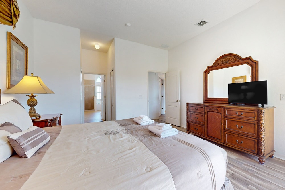 Gated Community Home With Private Pool, Screened Lanai, & W/D - Near Disney/golf