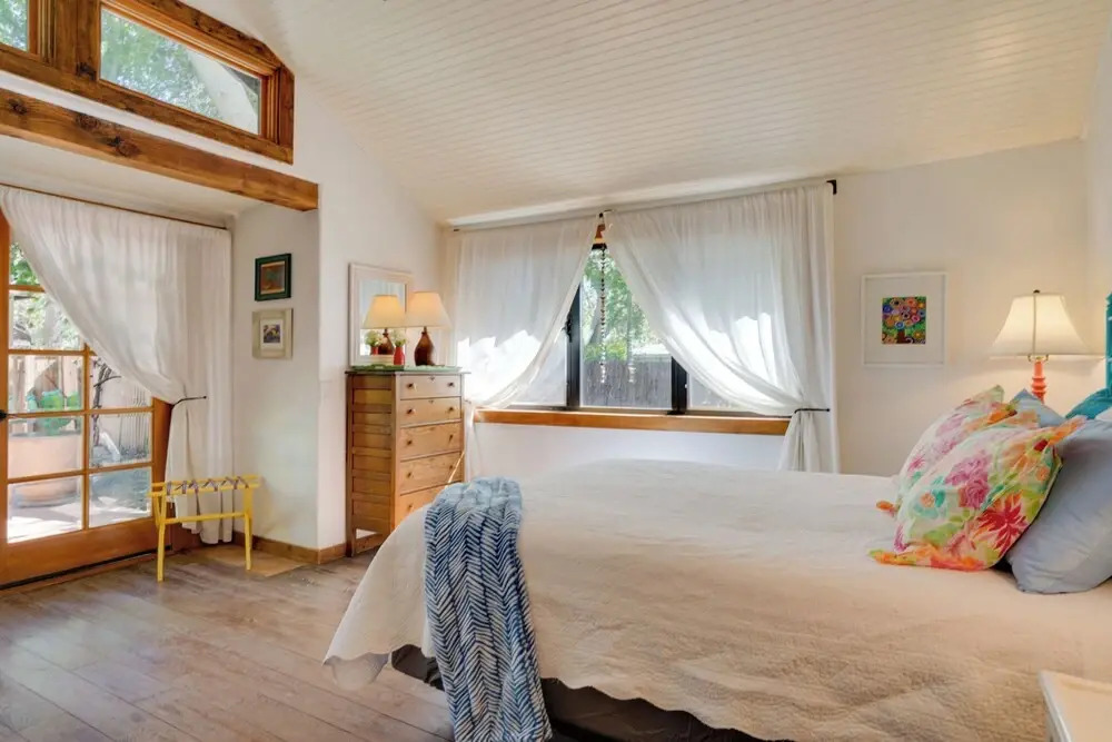 Patagonia Cottage w/ Patio & Yard: Walk to Town