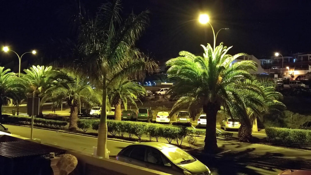 Hübsche Ferienwohnung mit 2 Schlafzimmern, Pool und WLAN, Strandnähe