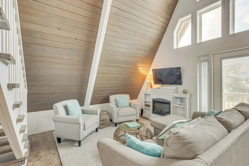 Unique A-frame Beach House: 'the Beacon at Oib'