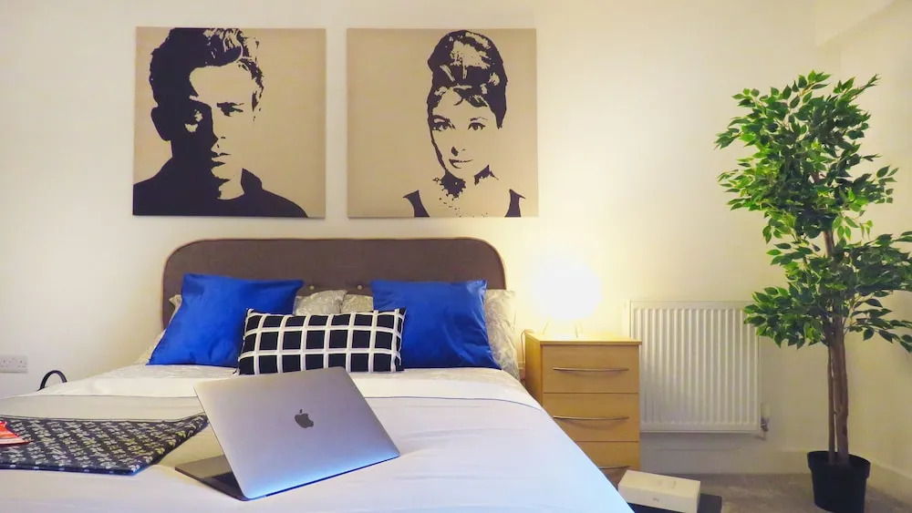 Tudors - Fabrick - Double bed
