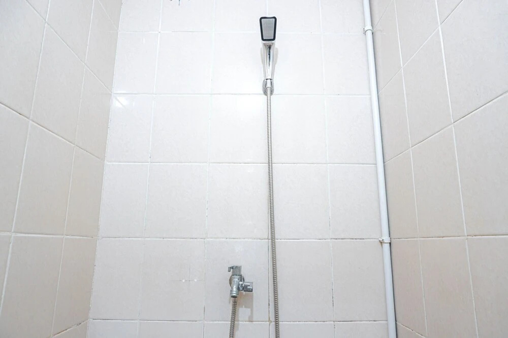Simple with Affordable Price Studio Puri Park View Apartment