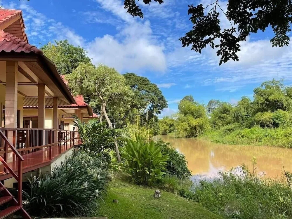Uthai River Lake Resort