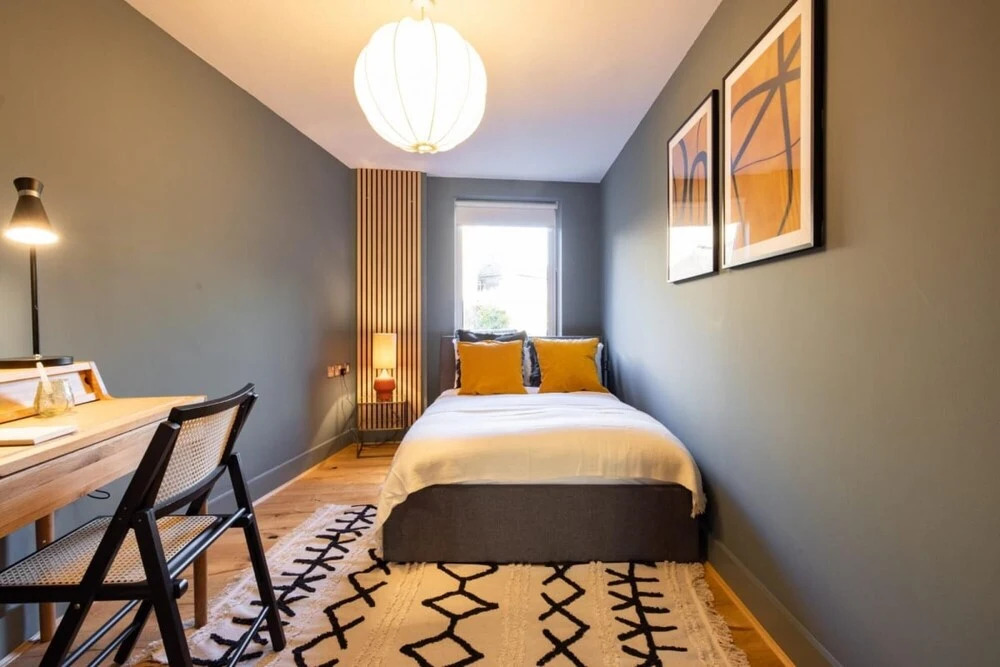 The Crystal Quarters - Modern Bright 2bdr Apartment