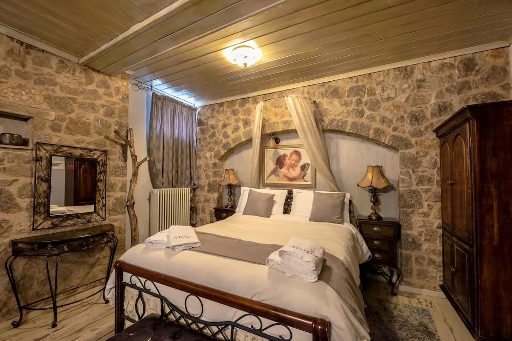 Lykovrisi guest house