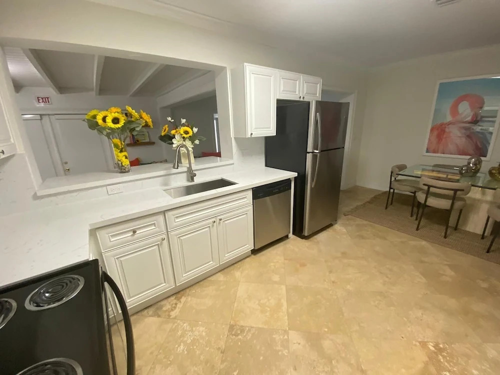 Entire Home in Biscayne Park