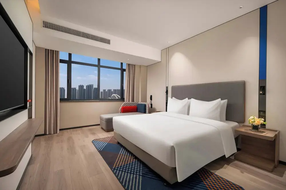 Holiday Inn Express Qingdao City Balcony by IHG