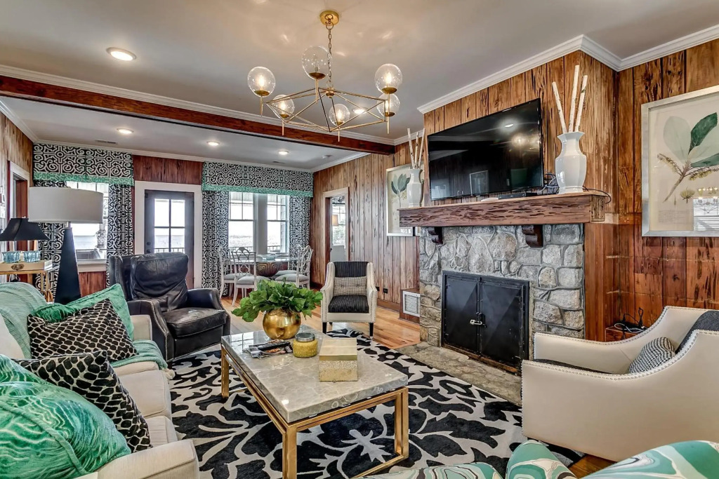 -Under The Sea (8 Bdrm / 7 Bath, Sleeps 22)