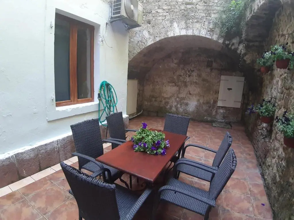 Kotor Emerald Apartments