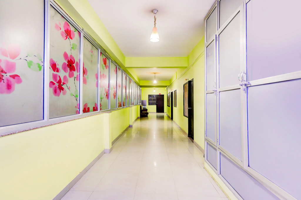 Super Hotel O Hyderabad Gate IIT BHU