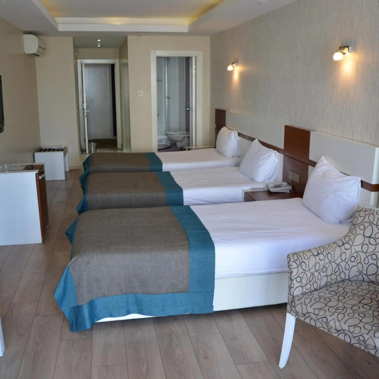 Grand Ahos Hotel