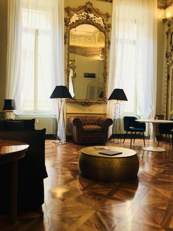 Royal Palace Hotel