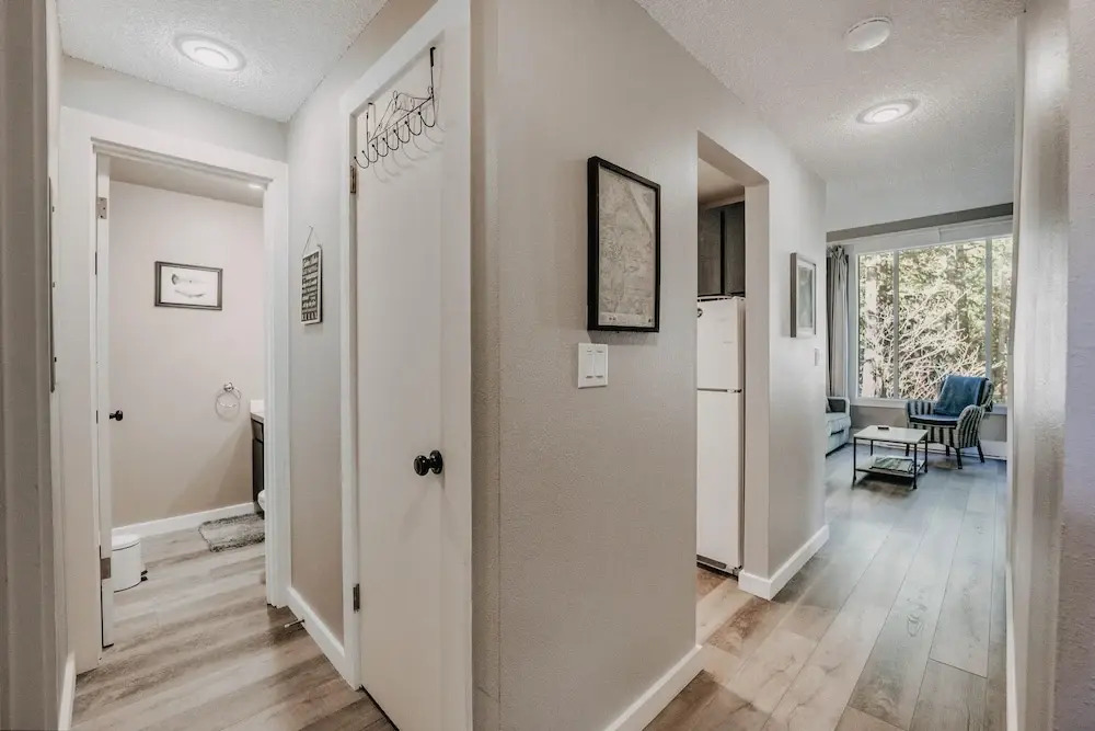 Snowater Condo 45sw With a Media Room