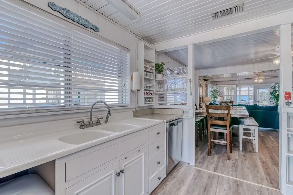 The Cotton Candy Beach House 3 Bedroom Cottage by Redawning