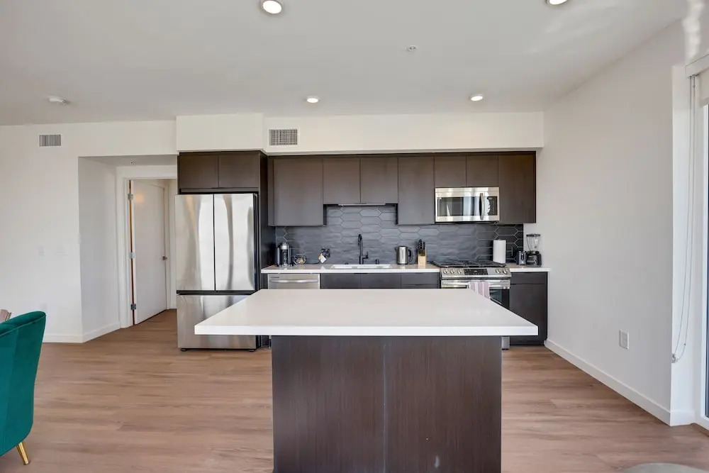 Luxury Apartment in Hollywood