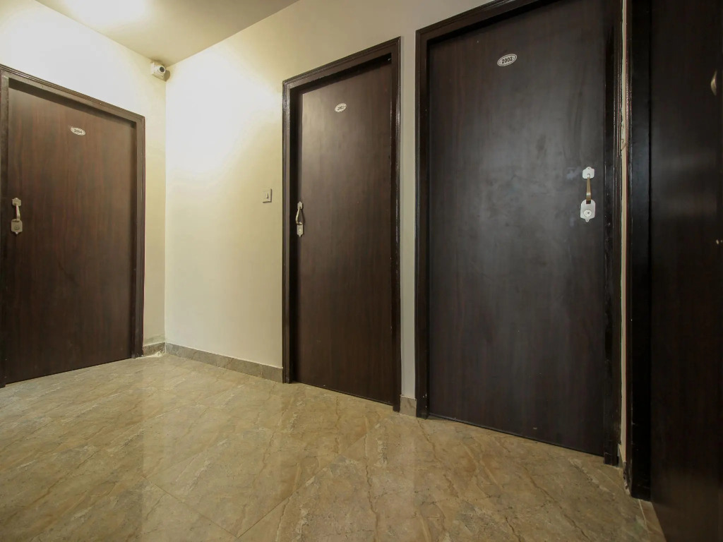 OYO 7888 Hotel Move Inn
