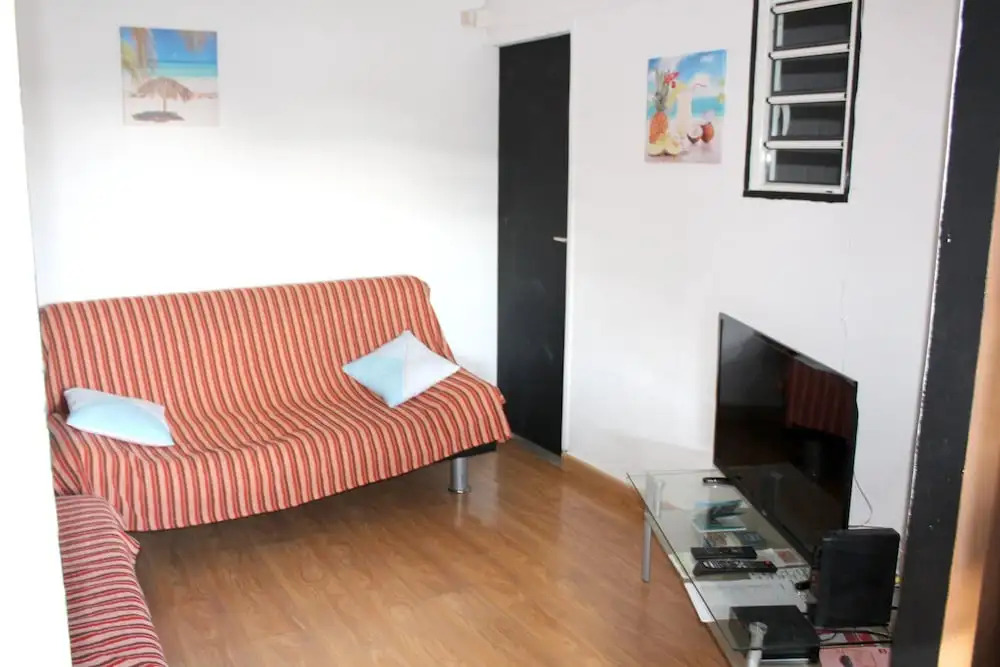 House With 2 Bedrooms in Saint-gilles les Bains, With Enclosed Garden