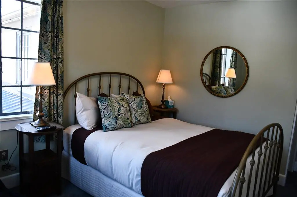 Settlers Inn