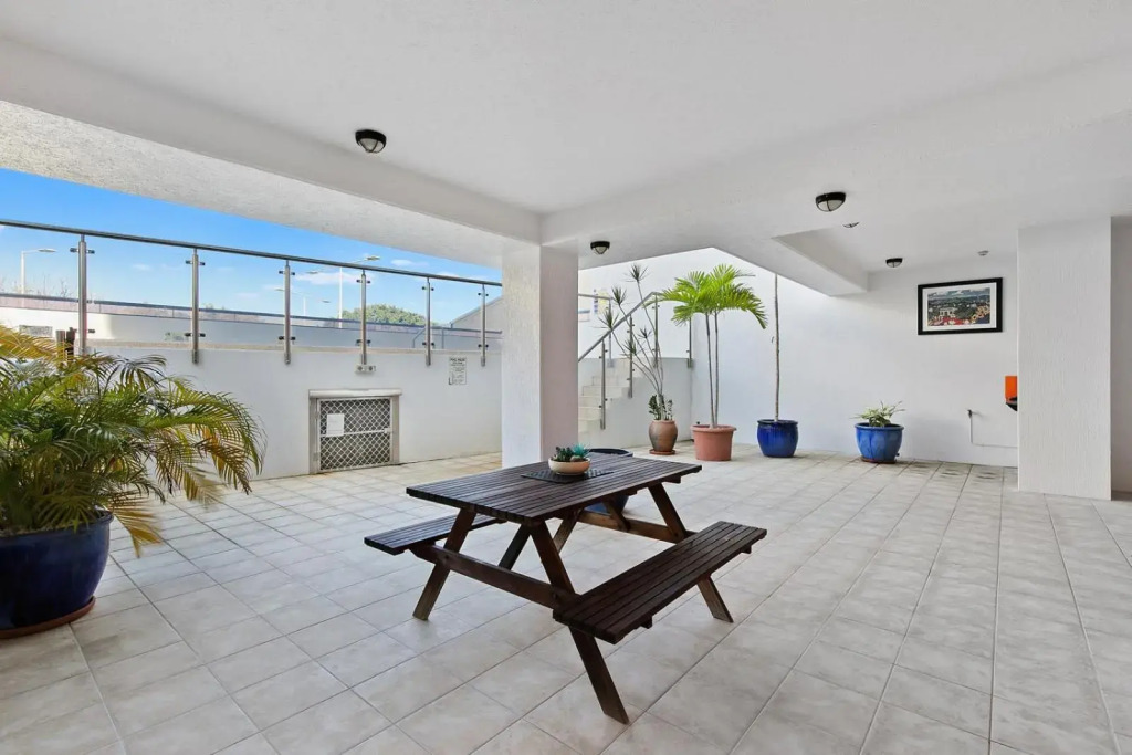 Stunning Costal 3 Bedroom Apartment In Cairns Cbd