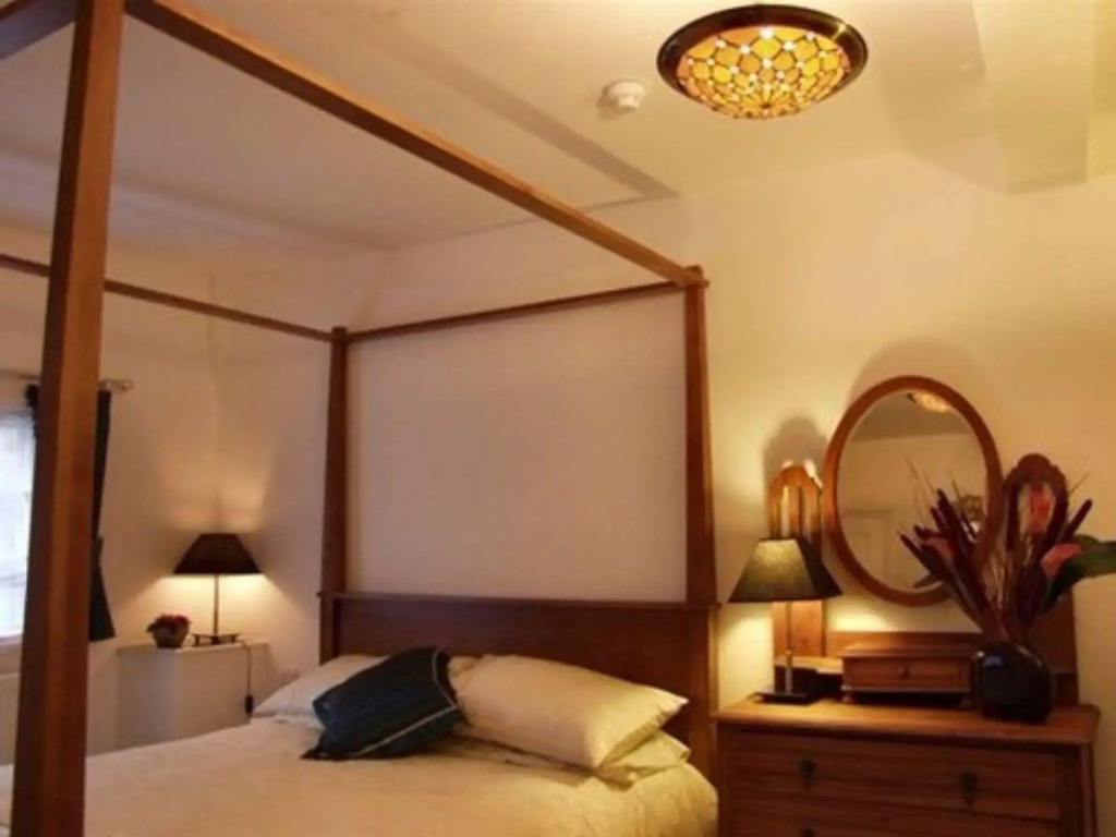 The Sun Hotel
