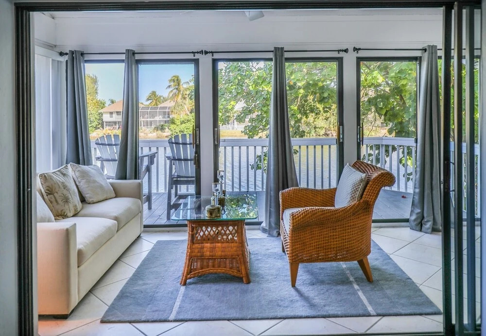 The Lakeside Beach 2 Bedroom Home