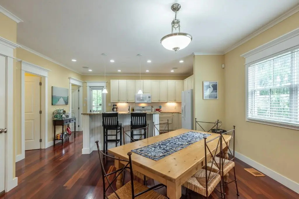 New Listing -114A W Hudson Ave - Open Layout - Close to Everything