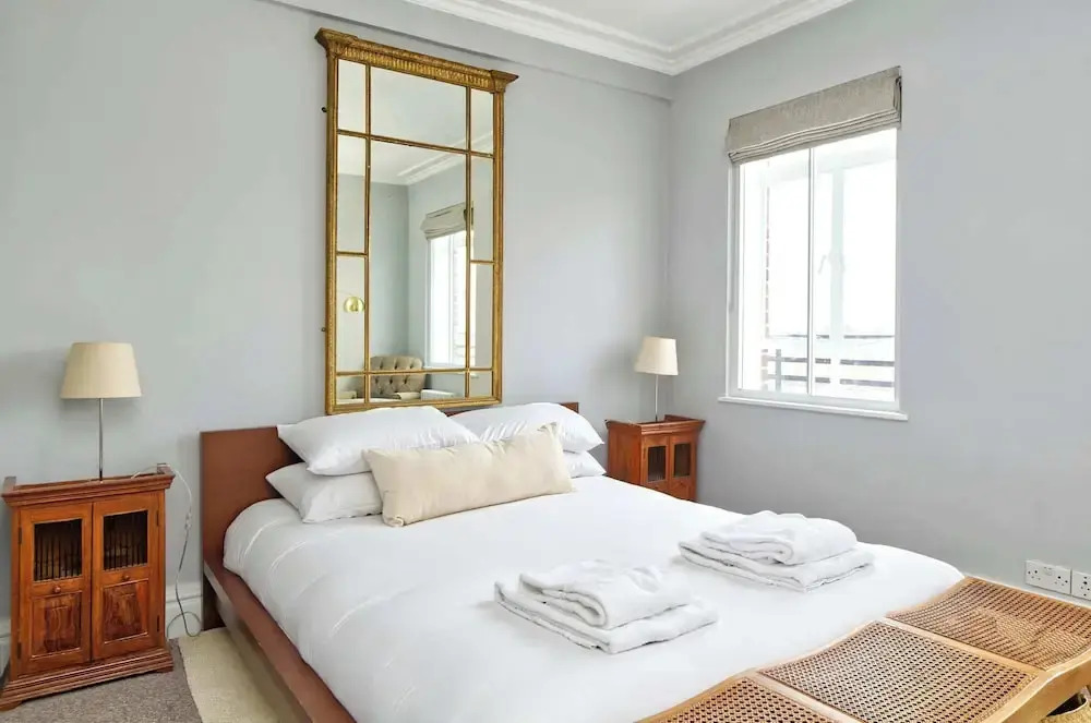 Large 1 Bedroom Apartment - Chelsea