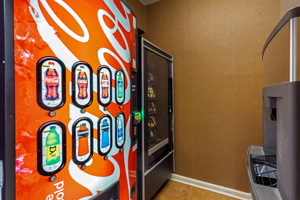 Comfort Inn & Suites Canton Riverstone Area