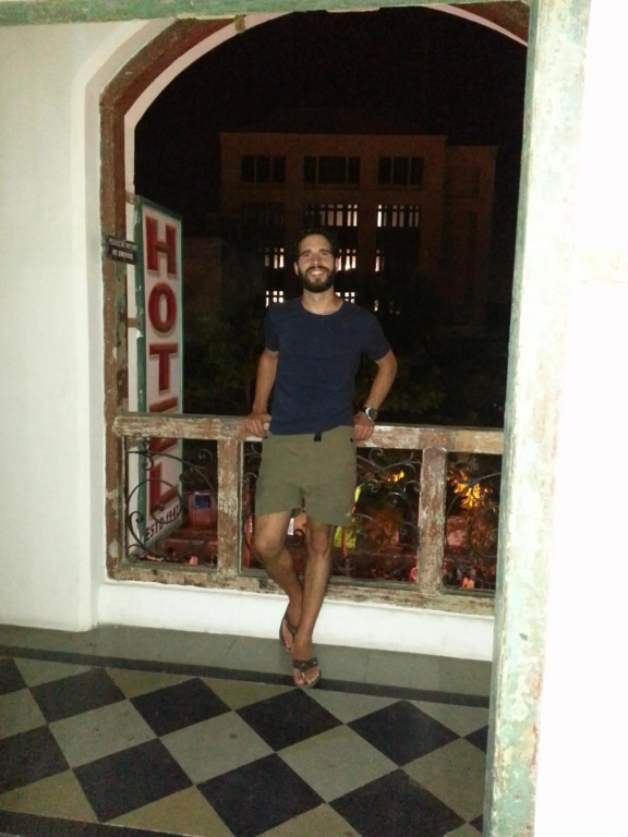 Hostel Vasantashram CST Mumbai, Free Wifi with 1940s Retro vibe