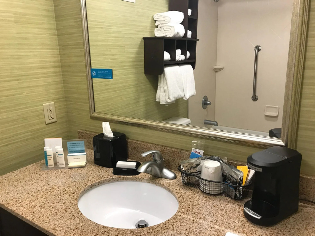 Hampton Inn Evansville Airport