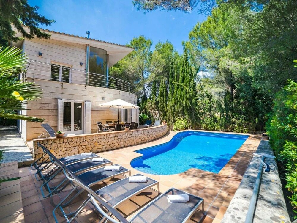 Spectacular Villa With Three Levels Located in Quiet Area