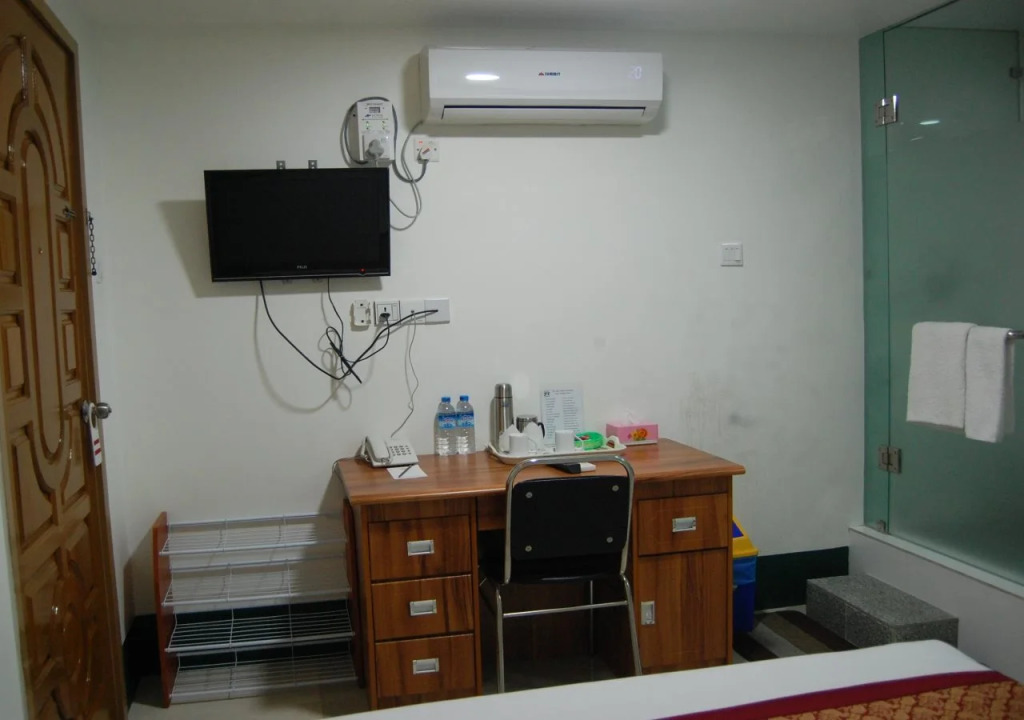 Daw Htay Hotel